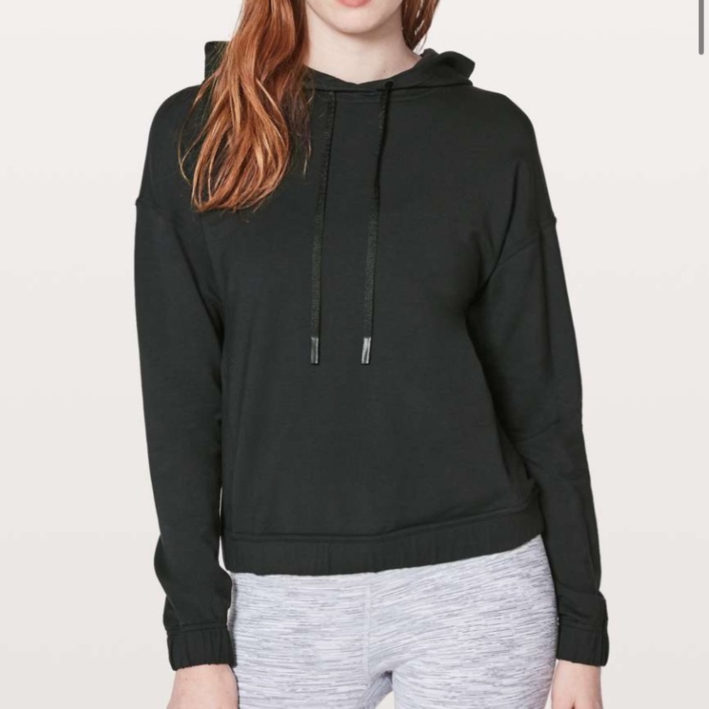 Lululemon Twisted and Tucked Pullover Size 8